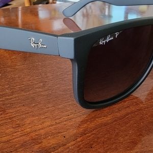 Ray Ban Justin Gray Gradient Polarized Sunglasses RB4165 55MM